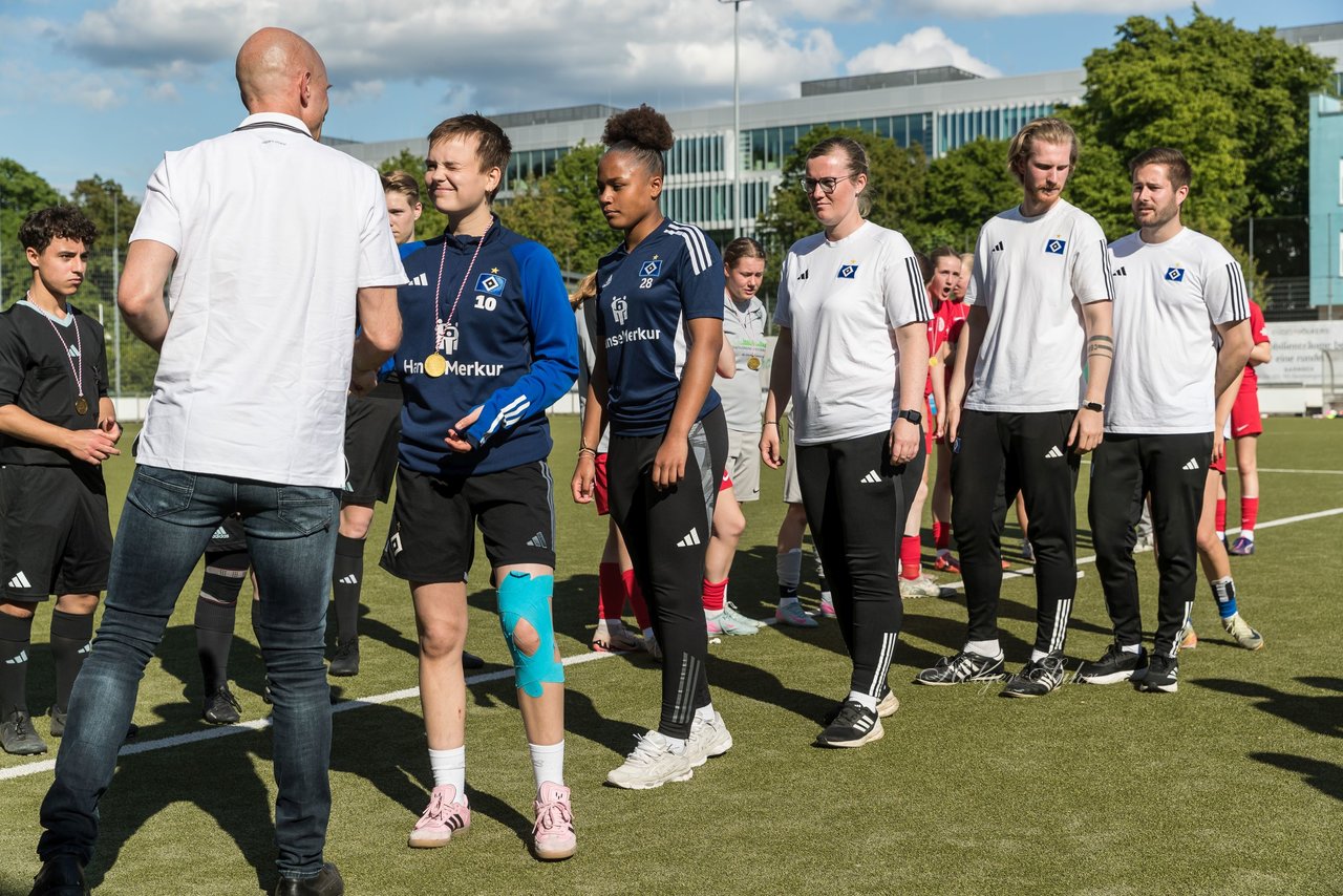 Bild 152 - wBJ Lotto Pokal Finale  Eimsbuetteler TV - Hamburger SV : Ergebnis: 0:3